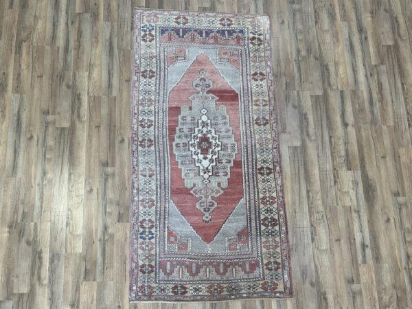 3' x 7' Vintage Turkish Ouashak - Image 2