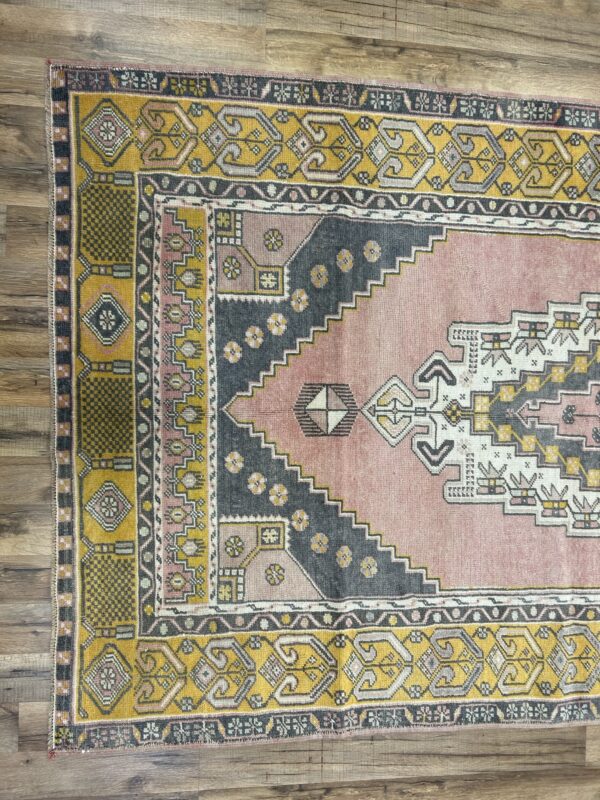 5' x 8' Vintage Turkish Oushak - Image 3