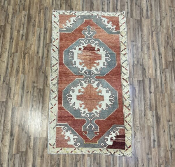 5' x 9' Vintage Turkish Oushak