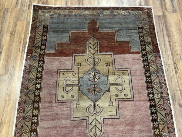 5' x 9' Vintage Turkish Oushak - Image 4