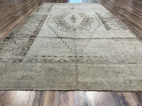 5' x 8' Vintage Turkish Oushak - Image 2