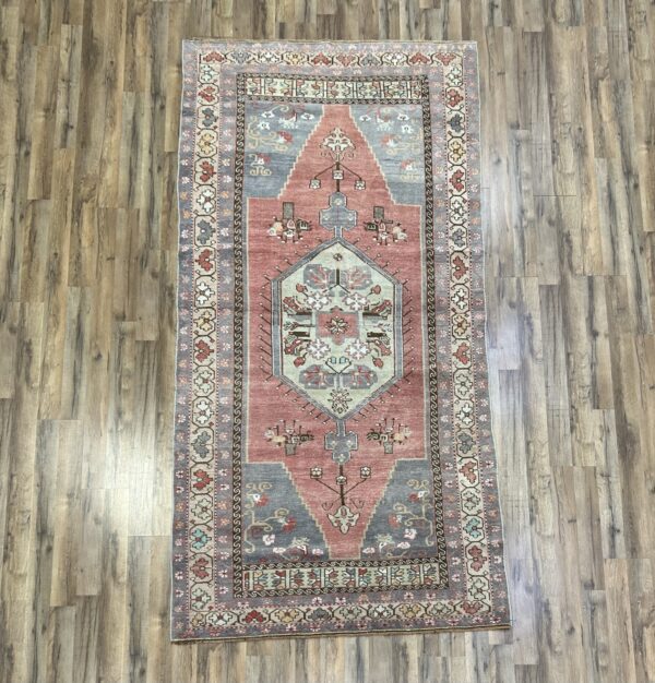 5' x 9' Vintage Turkish Oushak