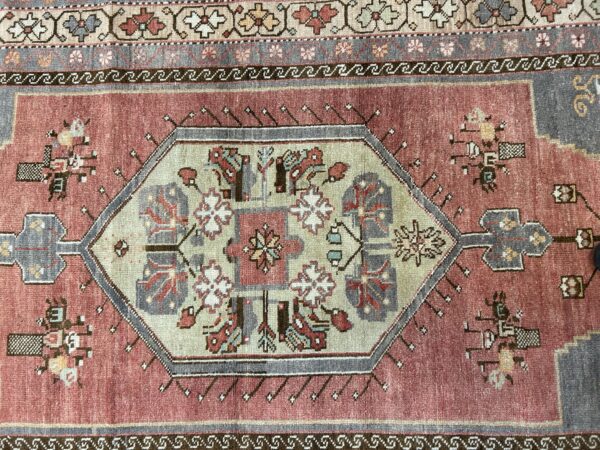 5' x 9' Vintage Turkish Oushak - Image 5