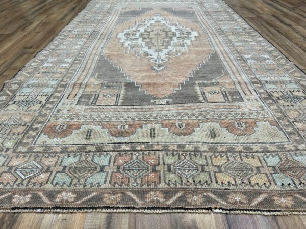 5' x 8' Vintage Turkish Oushak - Image 2