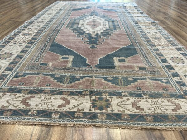 5' x 8' Vintage Turkish Oushak - Image 2