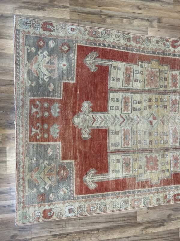 5' x 8' Vintage Turkish Oushak - Image 4