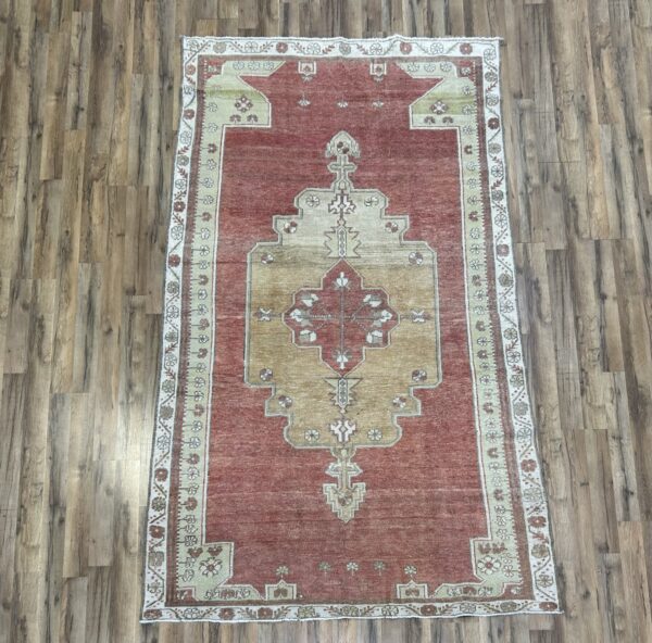 5' x 9' Vintage Turkish Oushak