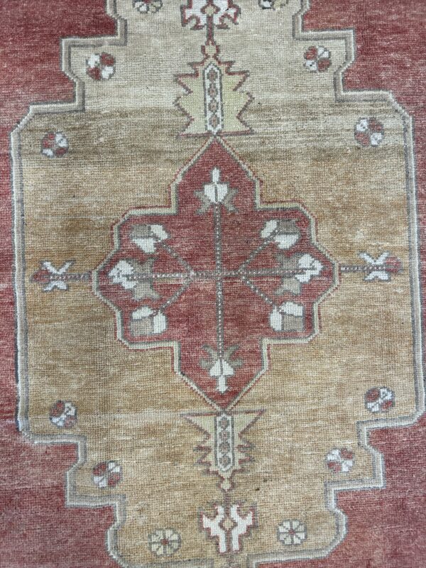 5' x 9' Vintage Turkish Oushak - Image 5