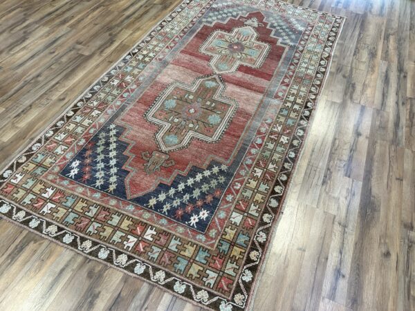 5' x 9' Vintage Turkish Oushak - Image 3