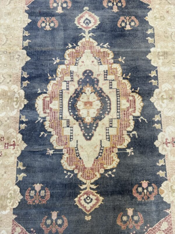 5' x 9' Vintage Turkish Oushak - Image 4