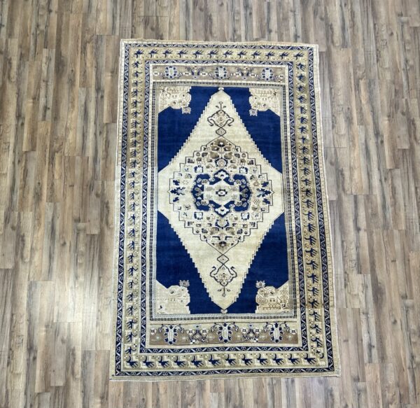 5' x 9' Vintage Turkish Oushak