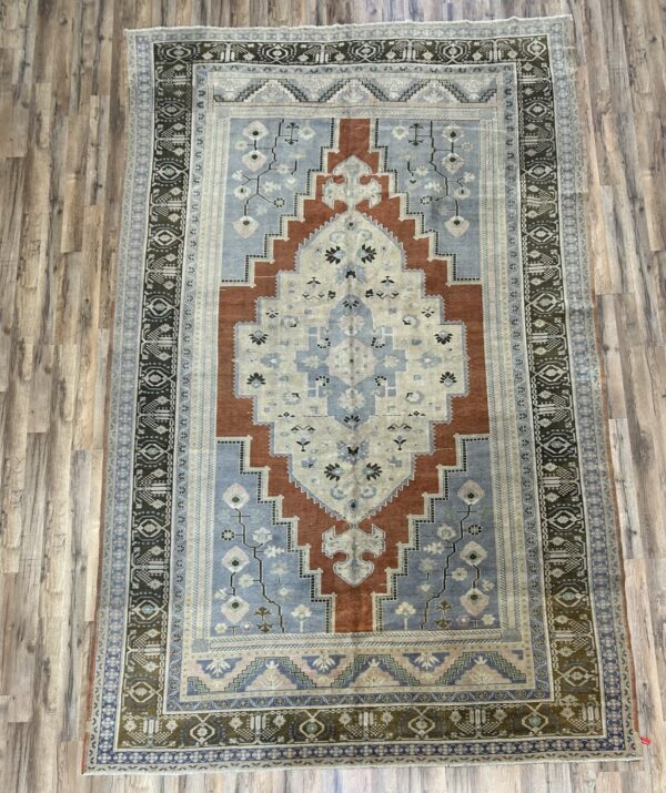 7' x 12' Vintage Oushak