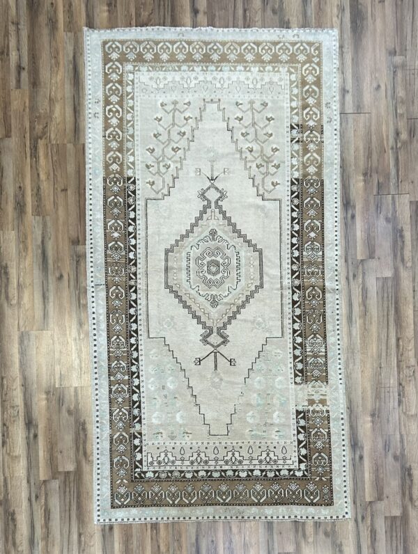 5' x 9' Vintage Turkish Oushak