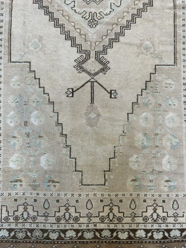 5' x 9' Vintage Turkish Oushak - Image 5