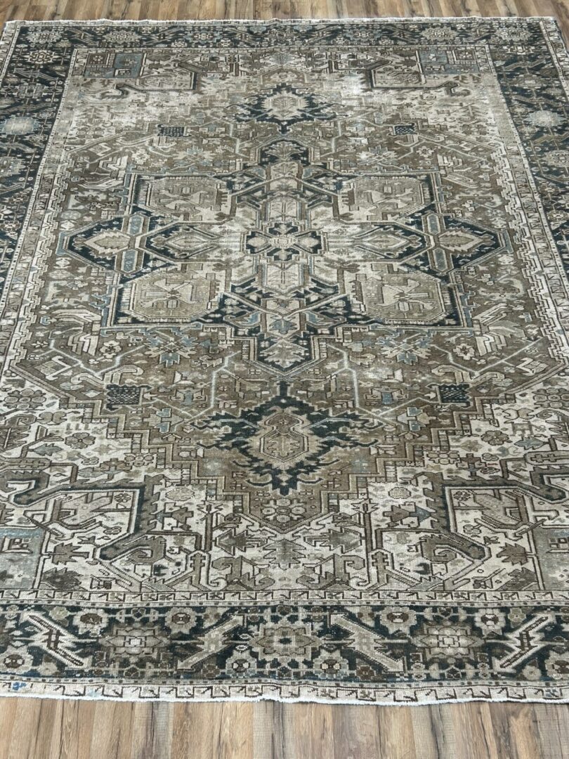 Vintage Persian Heriz Rug 9'5"X12' - Image 2