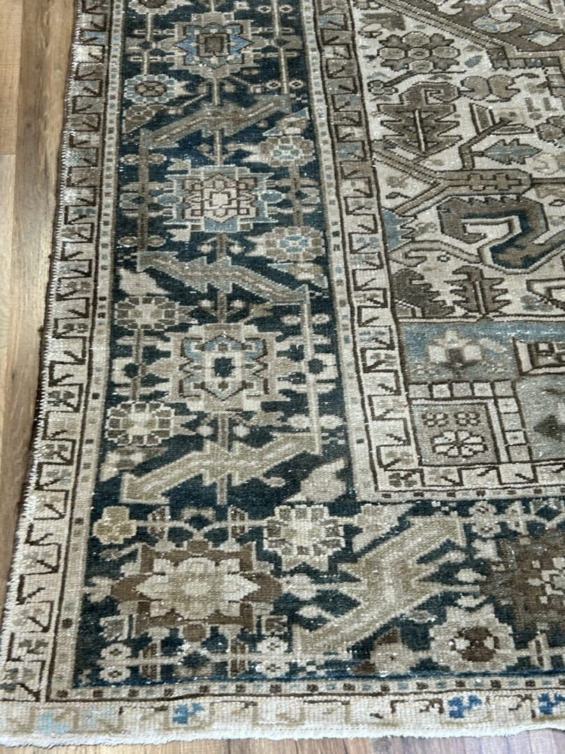 Vintage Persian Heriz Rug 9'5"X12' - Image 5