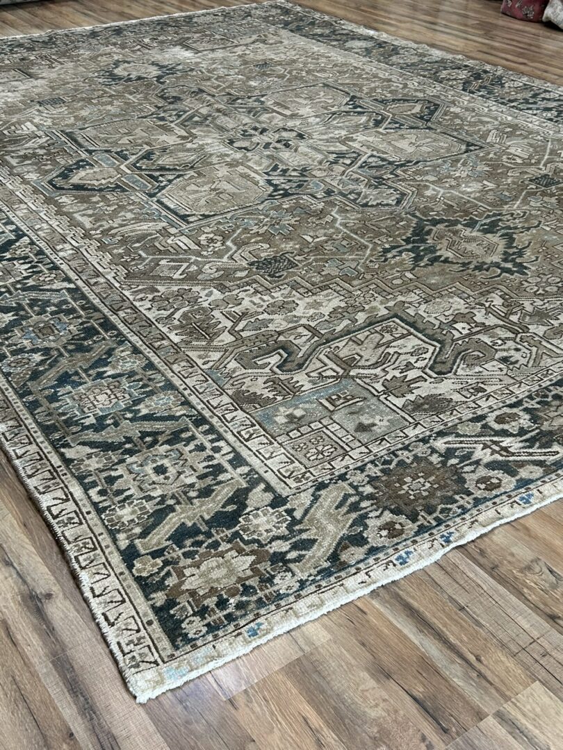 Vintage Persian Heriz Rug 9'5"X12' - Image 6