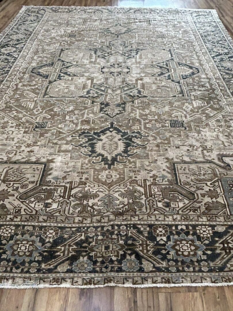 Vintage Persian Heriz Rug 9'5"X12' - Image 7