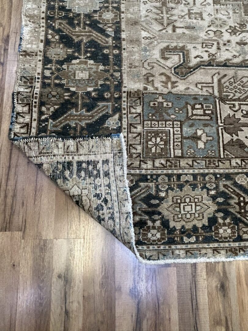 Vintage Persian Heriz Rug 9'5"X12' - Image 8